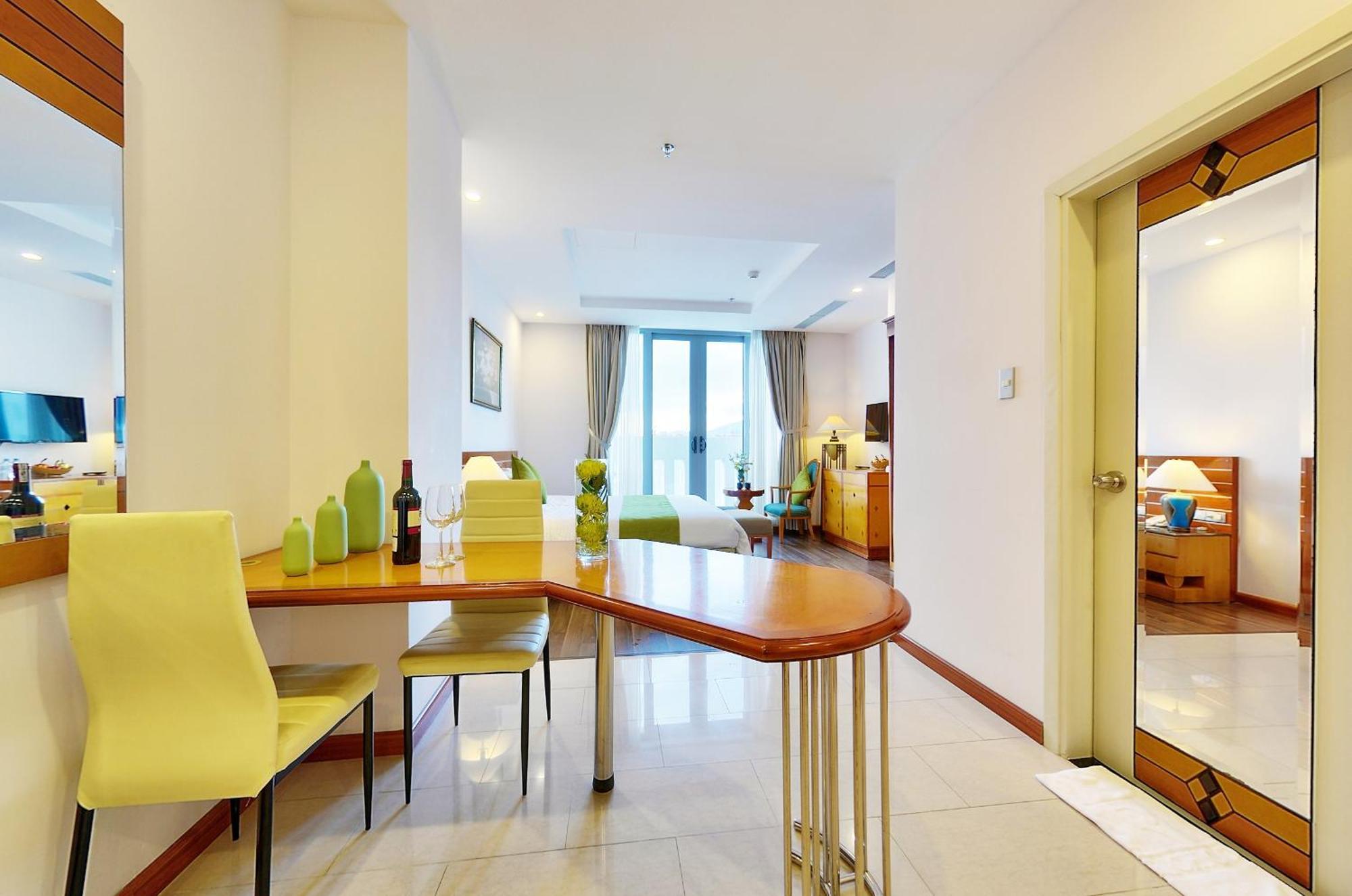 Richico Garden Beach Hotel Da Nang Bagian luar foto